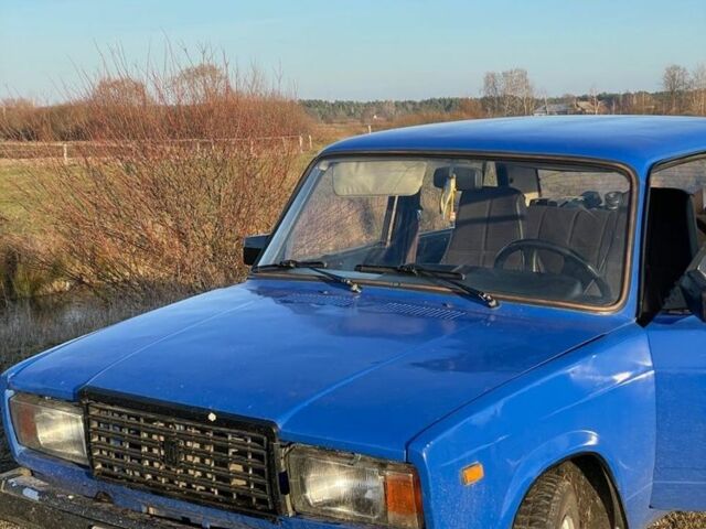 Синий ВАЗ 2107, объемом двигателя 1.3 л и пробегом 150 тыс. км за 720 $, фото 2 на Automoto.ua