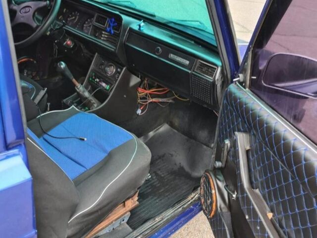 Синий ВАЗ 2107, объемом двигателя 1.5 л и пробегом 200 тыс. км за 900 $, фото 2 на Automoto.ua