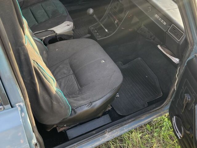 Синий ВАЗ 2107, объемом двигателя 1.5 л и пробегом 75 тыс. км за 350 $, фото 6 на Automoto.ua