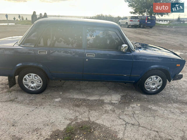 Синій ВАЗ 2107, об'ємом двигуна 1.7 л та пробігом 200 тис. км за 1350 $, фото 1 на Automoto.ua