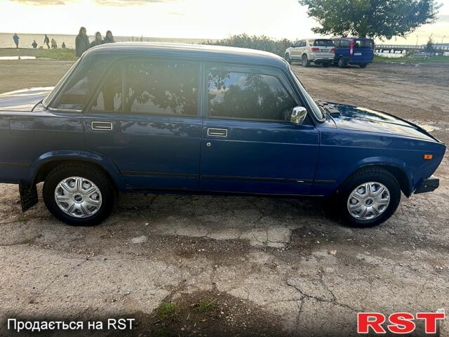 Синий ВАЗ 2107, объемом двигателя 1.5 л и пробегом 200 тыс. км за 1500 $, фото 3 на Automoto.ua
