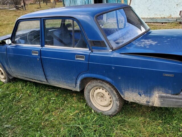 ВАЗ 2107 2004 в Ивано-Франковске на Automoto.ua Синий ВАЗ 2107, объемом двигателя 1.5 л и пробегом 300 тыс. км за 309 $, фото 3 на Automoto.ua