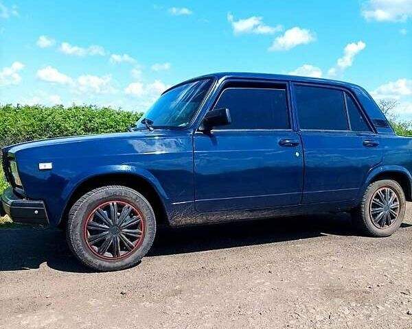 Синий ВАЗ 2107, объемом двигателя 1.5 л и пробегом 100 тыс. км за 940 $, фото 2 на Automoto.ua