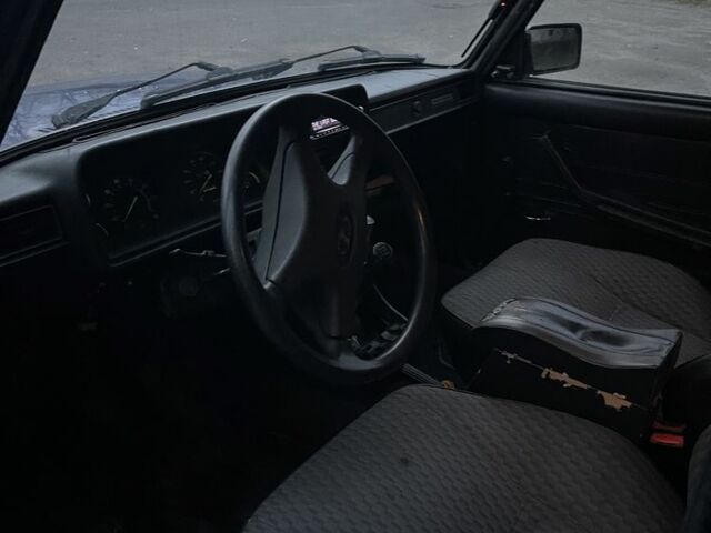Синий ВАЗ 2107, объемом двигателя 1.5 л и пробегом 160 тыс. км за 947 $, фото 6 на Automoto.ua