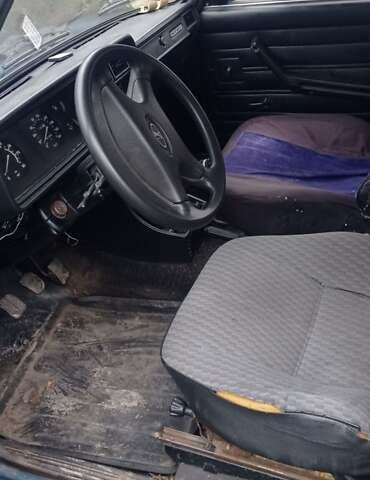 Синий ВАЗ 2107, объемом двигателя 1.45 л и пробегом 111 тыс. км за 450 $, фото 4 на Automoto.ua