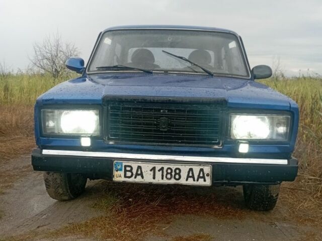 Синий ВАЗ 2107, объемом двигателя 1.5 л и пробегом 100 тыс. км за 600 $, фото 1 на Automoto.ua