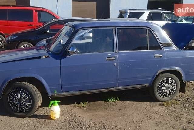 Синій ВАЗ 2107, об'ємом двигуна 1.45 л та пробігом 300 тис. км за 850 $, фото 1 на Automoto.ua