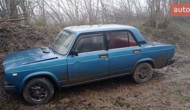 Синий ВАЗ 2107, объемом двигателя 1.45 л и пробегом 111 тыс. км за 450 $, фото 3 на Automoto.ua