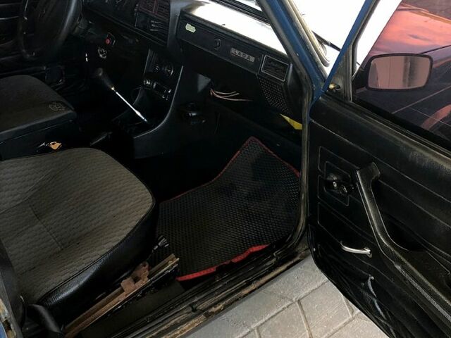 Синий ВАЗ 2107, объемом двигателя 1.5 л и пробегом 111 тыс. км за 600 $, фото 6 на Automoto.ua