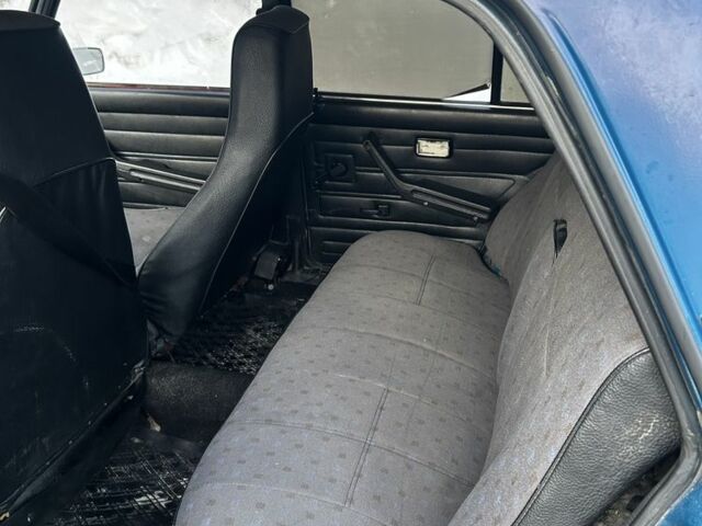 Синий ВАЗ 2107, объемом двигателя 1.5 л и пробегом 79 тыс. км за 580 $, фото 4 на Automoto.ua