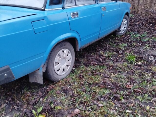 Синий ВАЗ 2107, объемом двигателя 1.5 л и пробегом 190 тыс. км за 1250 $, фото 2 на Automoto.ua