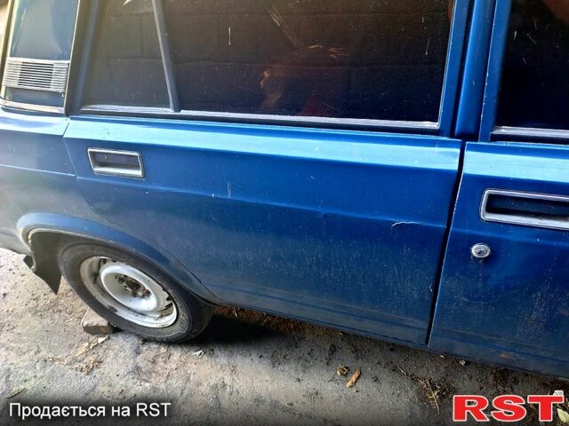 ВАЗ 2107 2004 у Кам'янське (Дніпродзержинськ) на Automoto.ua Синій ВАЗ 2107, об'ємом двигуна 1.5 л та пробігом 176 тис. км за 620 $, фото 4 на Automoto.ua