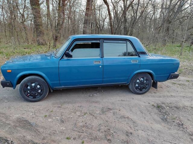 Синий ВАЗ 2107, объемом двигателя 1.5 л и пробегом 97 тыс. км за 2000 $, фото 3 на Automoto.ua