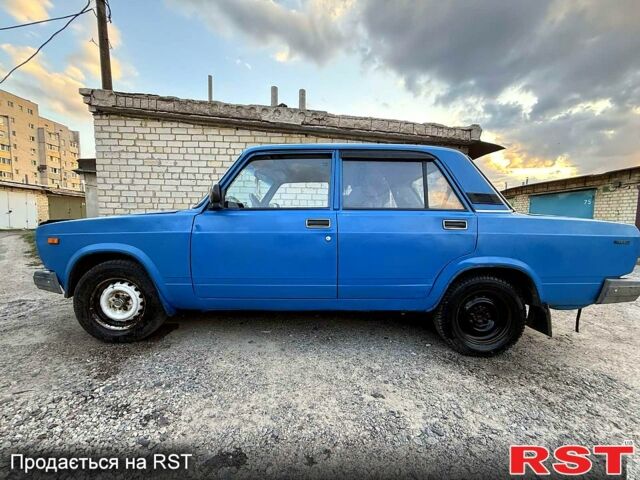 Синий ВАЗ 2107, объемом двигателя 1.5 л и пробегом 600 тыс. км за 700 $, фото 3 на Automoto.ua