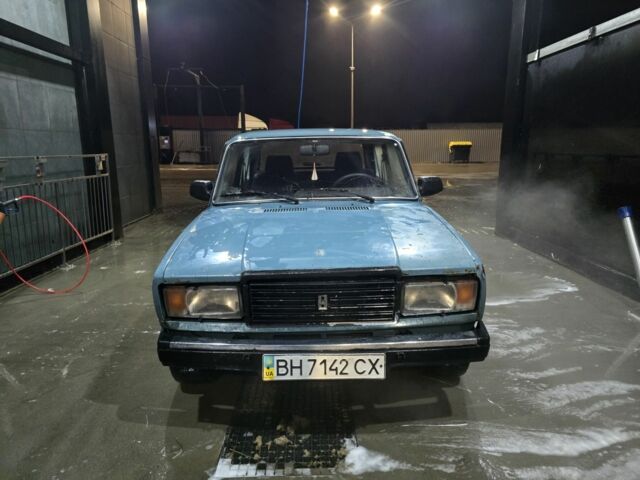 Синий ВАЗ 2107, объемом двигателя 1.6 л и пробегом 200 тыс. км за 1150 $, фото 2 на Automoto.ua