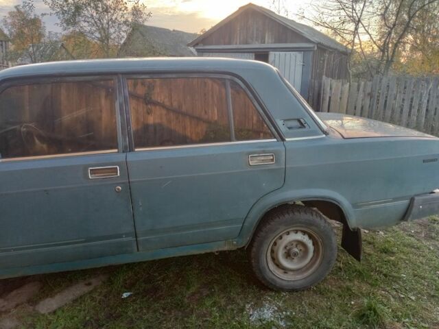 ВАЗ 2107 2005 в Коростене на Automoto.ua Синий ВАЗ 2107, объемом двигателя 0 л и пробегом 612 тыс. км за 800 $, фото 1 на Automoto.ua