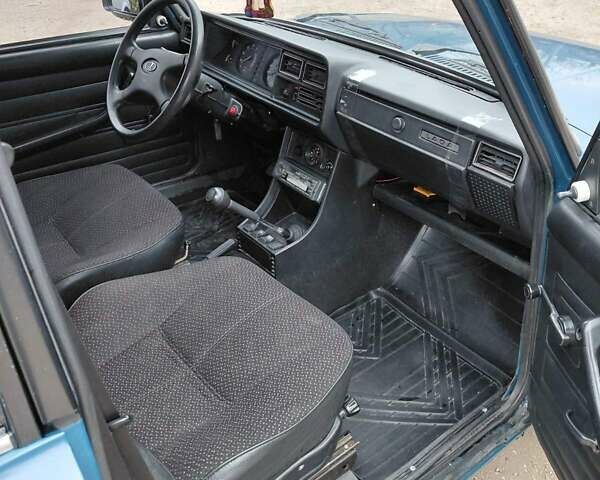 Синий ВАЗ 2107, объемом двигателя 1.45 л и пробегом 921 тыс. км за 1000 $, фото 10 на Automoto.ua