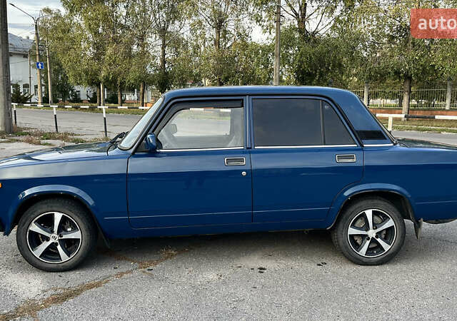 ВАЗ 2107 2005 у Кременчуге на Automoto.ua Синій ВАЗ 2107, об'ємом двигуна 1.45 л та пробігом 53 тис. км за 2000 $, фото 3 на Automoto.ua