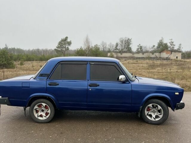 Синий ВАЗ 2107, объемом двигателя 1.5 л и пробегом 204 тыс. км за 1700 $, фото 2 на Automoto.ua
