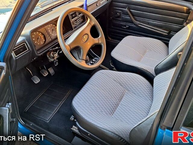 Синий ВАЗ 2107, объемом двигателя 1.5 л и пробегом 23 тыс. км за 3100 $, фото 4 на Automoto.ua
