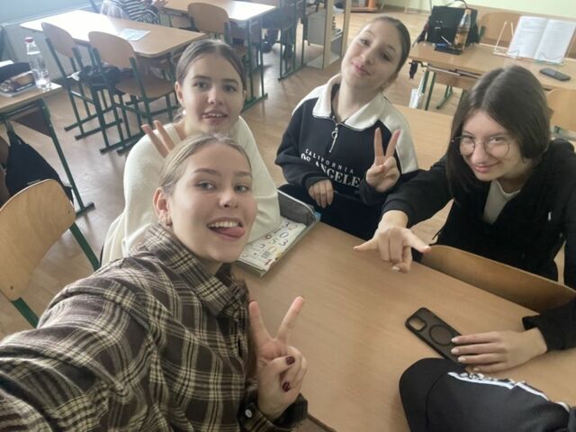 Синий ВАЗ 2107, объемом двигателя 1.5 л и пробегом 21 тыс. км за 1350 $, фото 5 на Automoto.ua