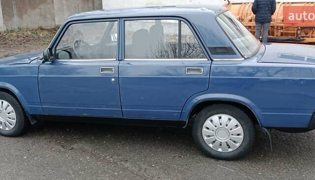 Синий ВАЗ 2107, объемом двигателя 1.5 л и пробегом 122 тыс. км за 1250 $, фото 3 на Automoto.ua