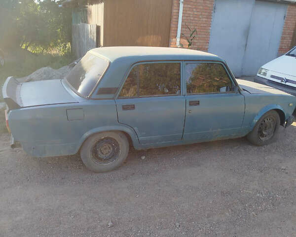 Синий ВАЗ 2107, объемом двигателя 1.7 л и пробегом 250 тыс. км за 700 $, фото 3 на Automoto.ua