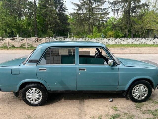 Синий ВАЗ 2107, объемом двигателя 1.5 л и пробегом 63 тыс. км за 1000 $, фото 2 на Automoto.ua