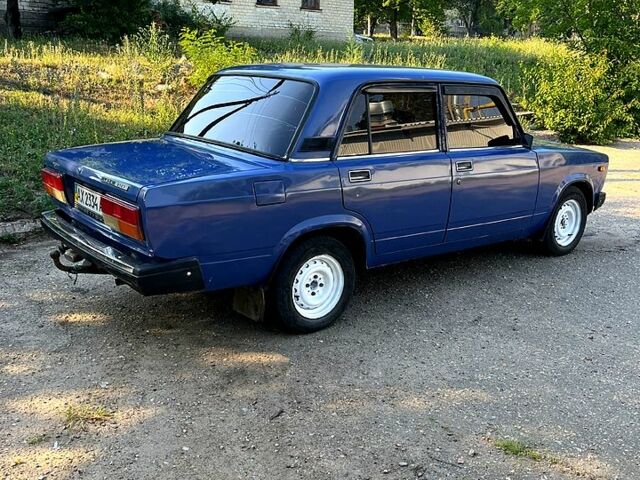 Синий ВАЗ 2107, объемом двигателя 1.5 л и пробегом 222 тыс. км за 1000 $, фото 3 на Automoto.ua