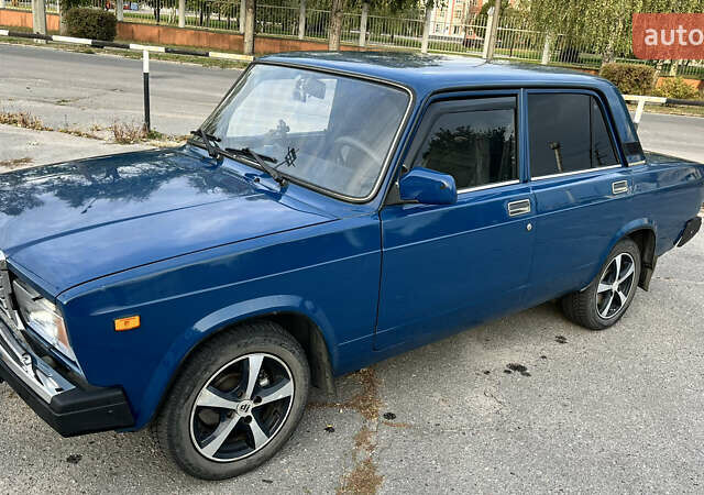 ВАЗ 2107 2005 у Кременчуге на Automoto.ua Синій ВАЗ 2107, об'ємом двигуна 1.45 л та пробігом 53 тис. км за 2000 $, фото 10 на Automoto.ua