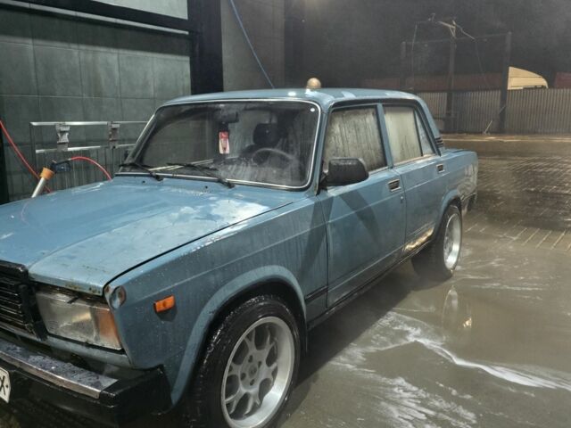 Синий ВАЗ 2107, объемом двигателя 1.6 л и пробегом 200 тыс. км за 1150 $, фото 1 на Automoto.ua