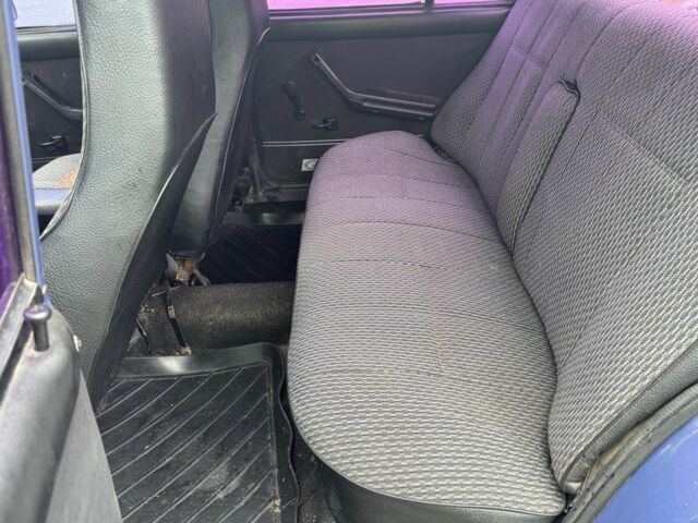 Синий ВАЗ 2107, объемом двигателя 1.5 л и пробегом 200 тыс. км за 999 $, фото 4 на Automoto.ua