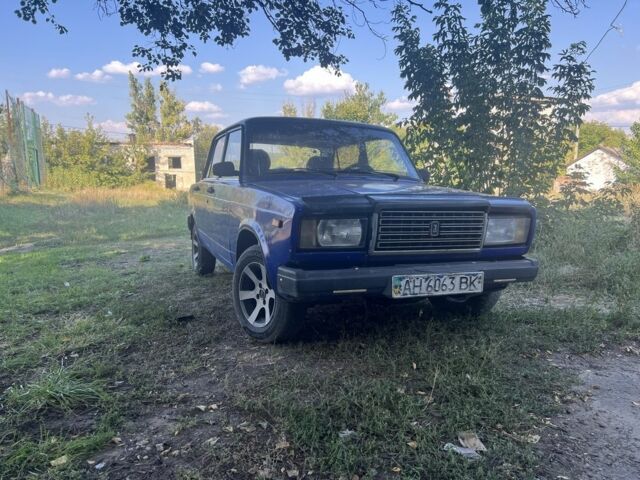 Синий ВАЗ 2107, объемом двигателя 1.6 л и пробегом 300 тыс. км за 1000 $, фото 1 на Automoto.ua