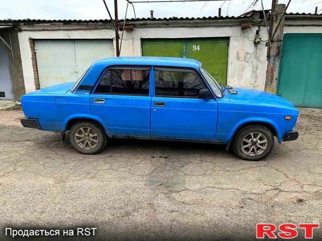 Синий ВАЗ 2107, объемом двигателя 15 л и пробегом 87 тыс. км за 800 $, фото 1 на Automoto.ua