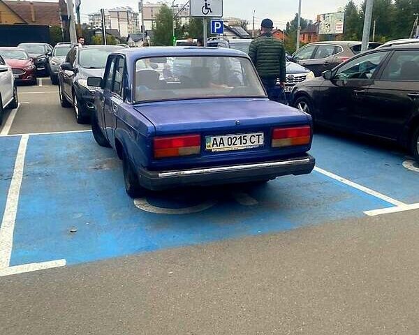 Синий ВАЗ 2107, объемом двигателя 1.5 л и пробегом 235 тыс. км за 600 $, фото 1 на Automoto.ua