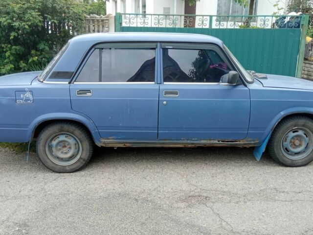 Синий ВАЗ 2107, объемом двигателя 1.5 л и пробегом 87 тыс. км за 800 $, фото 4 на Automoto.ua