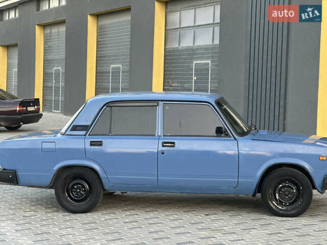 Синий ВАЗ 2107, объемом двигателя 1.5 л и пробегом 150 тыс. км за 950 $, фото 3 на Automoto.ua