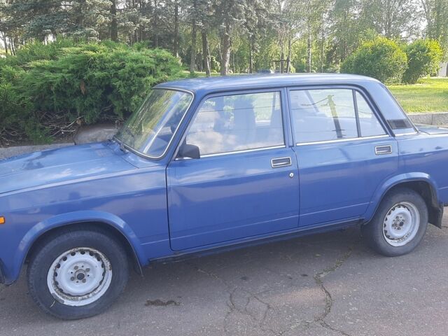 Синий ВАЗ 2107, объемом двигателя 1.5 л и пробегом 120 тыс. км за 1350 $, фото 4 на Automoto.ua