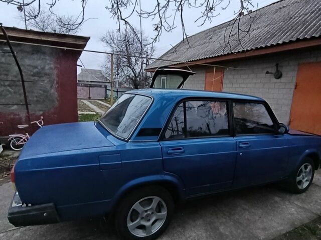 Синий ВАЗ 2107, объемом двигателя 1.5 л и пробегом 90 тыс. км за 1100 $, фото 3 на Automoto.ua