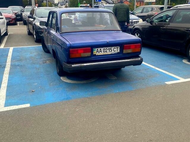 Синий ВАЗ 2107, объемом двигателя 1.5 л и пробегом 235 тыс. км за 600 $, фото 2 на Automoto.ua