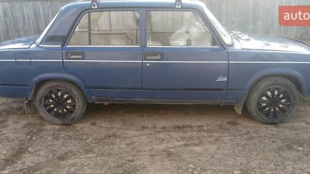 Синій ВАЗ 2107, об'ємом двигуна 1.45 л та пробігом 112 тис. км за 1150 $, фото 4 на Automoto.ua