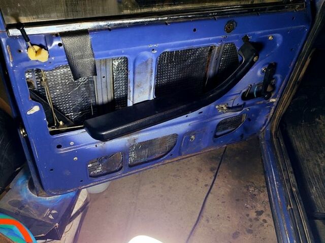 Синій ВАЗ 2107, об'ємом двигуна 1.5 л та пробігом 94 тис. км за 1500 $, фото 9 на Automoto.ua