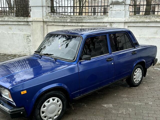 Синий ВАЗ 2107, объемом двигателя 1.5 л и пробегом 85 тыс. км за 1500 $, фото 2 на Automoto.ua