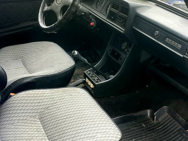 Синий ВАЗ 2107, объемом двигателя 1.5 л и пробегом 200 тыс. км за 1000 $, фото 6 на Automoto.ua