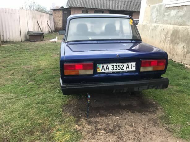 Синий ВАЗ 2107, объемом двигателя 1.5 л и пробегом 253 тыс. км за 476 $, фото 3 на Automoto.ua