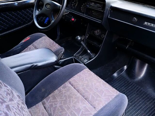 Синий ВАЗ 2107, объемом двигателя 1.5 л и пробегом 0 тыс. км за 1100 $, фото 5 на Automoto.ua