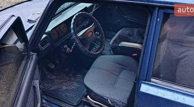 Синий ВАЗ 2107, объемом двигателя 1.6 л и пробегом 100 тыс. км за 1000 $, фото 6 на Automoto.ua