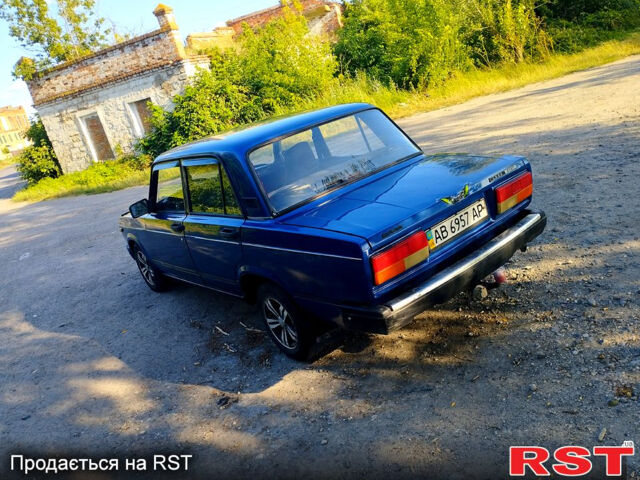 Синий ВАЗ 2107, объемом двигателя 1.5 л и пробегом 65 тыс. км за 1200 $, фото 2 на Automoto.ua