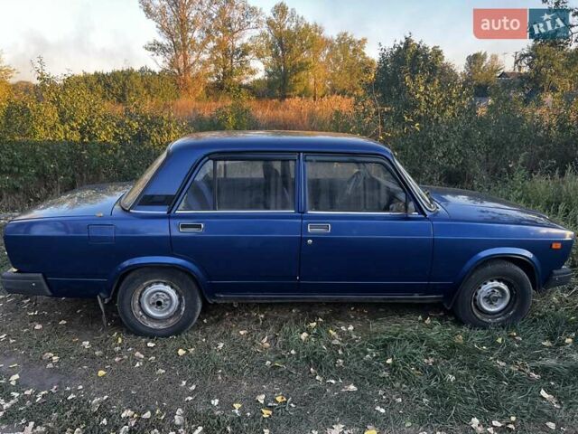 Синий ВАЗ 2107, объемом двигателя 1.45 л и пробегом 180 тыс. км за 1200 $, фото 4 на Automoto.ua