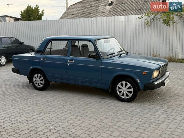 Синий ВАЗ 2107, объемом двигателя 1.57 л и пробегом 94 тыс. км за 1100 $, фото 2 на Automoto.ua